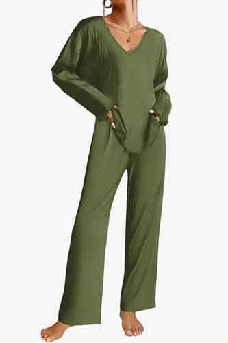 fall longeware - fall essentials - mindoverlatter
