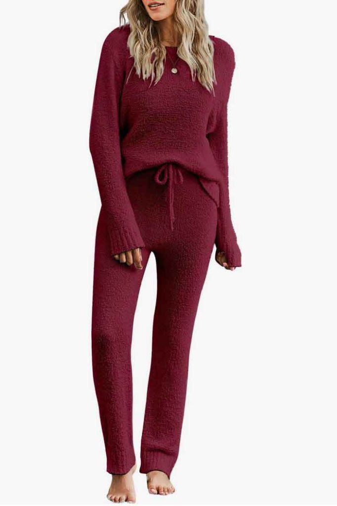 fall longeware - fall essentials - mindoverlatter